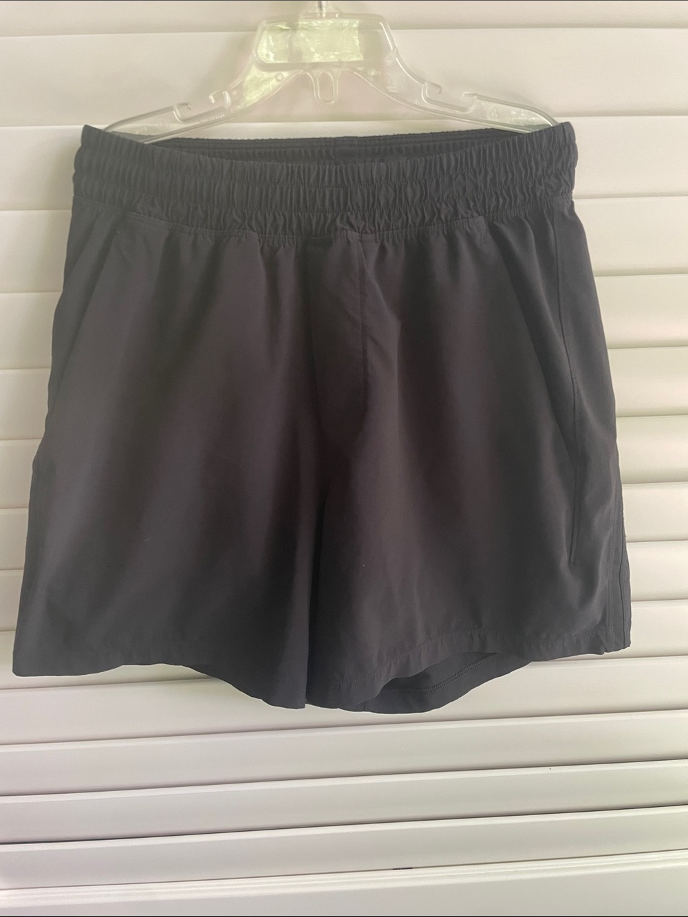 Lululemon Pace Breaker Shorts 5” XS